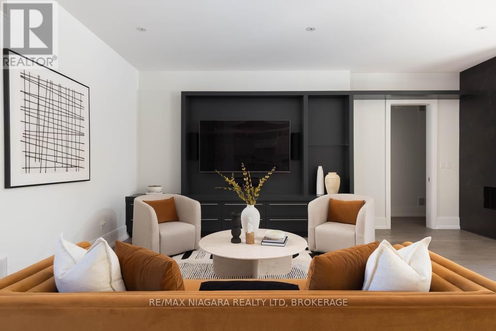11 WOODBOURNE COURT Image 18