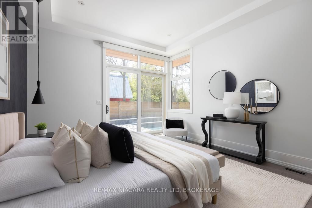 11 WOODBOURNE COURT Image 26