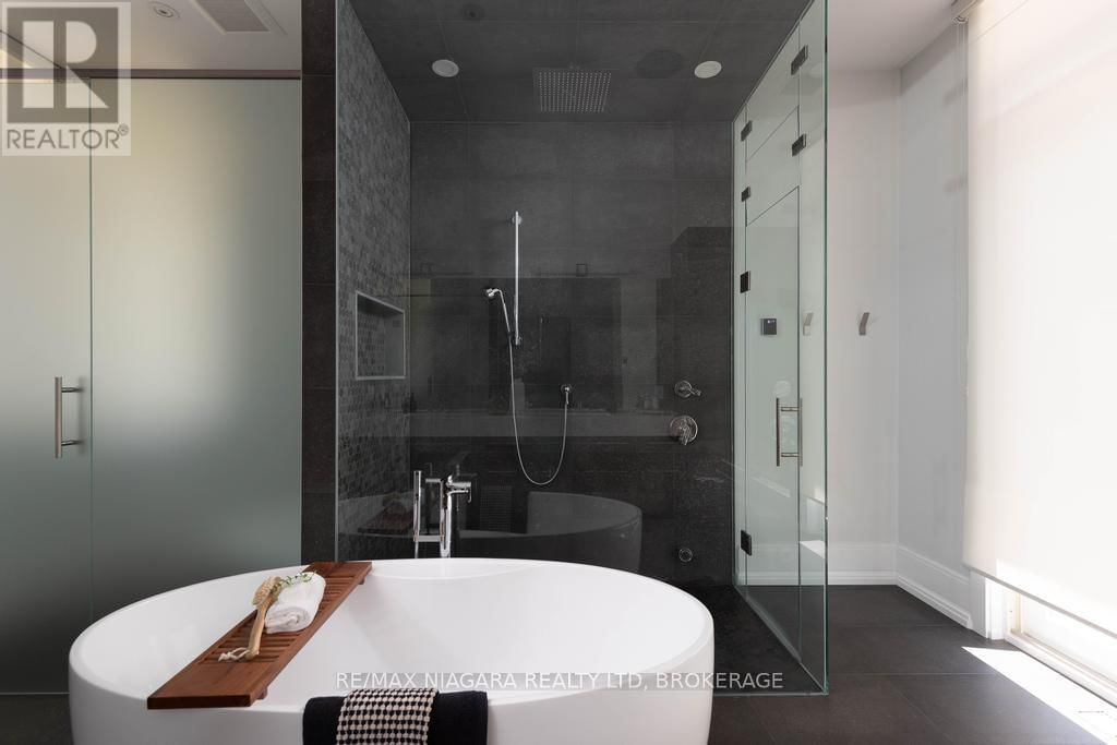 11 WOODBOURNE COURT Image 32