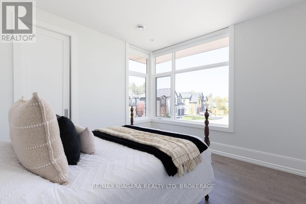 11 WOODBOURNE COURT Image 38