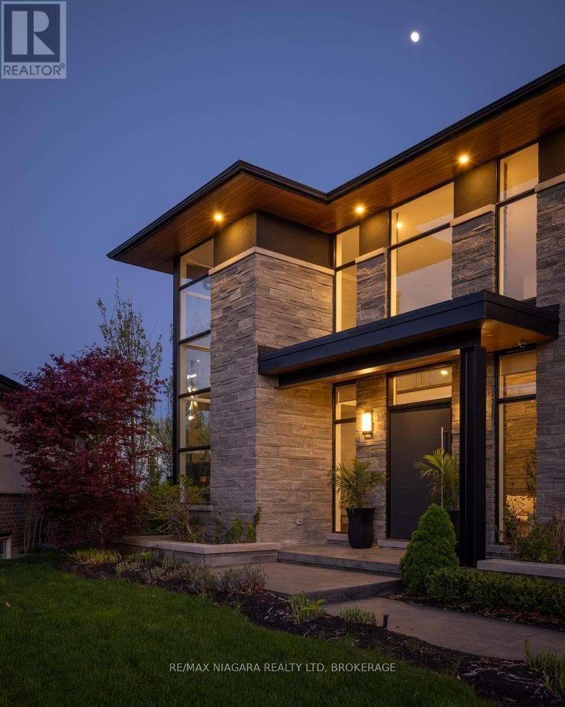 11 WOODBOURNE COURT Image 4