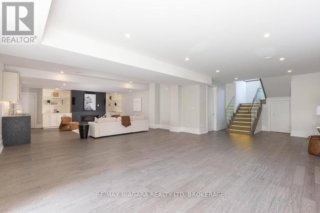 11 WOODBOURNE COURT Image 40