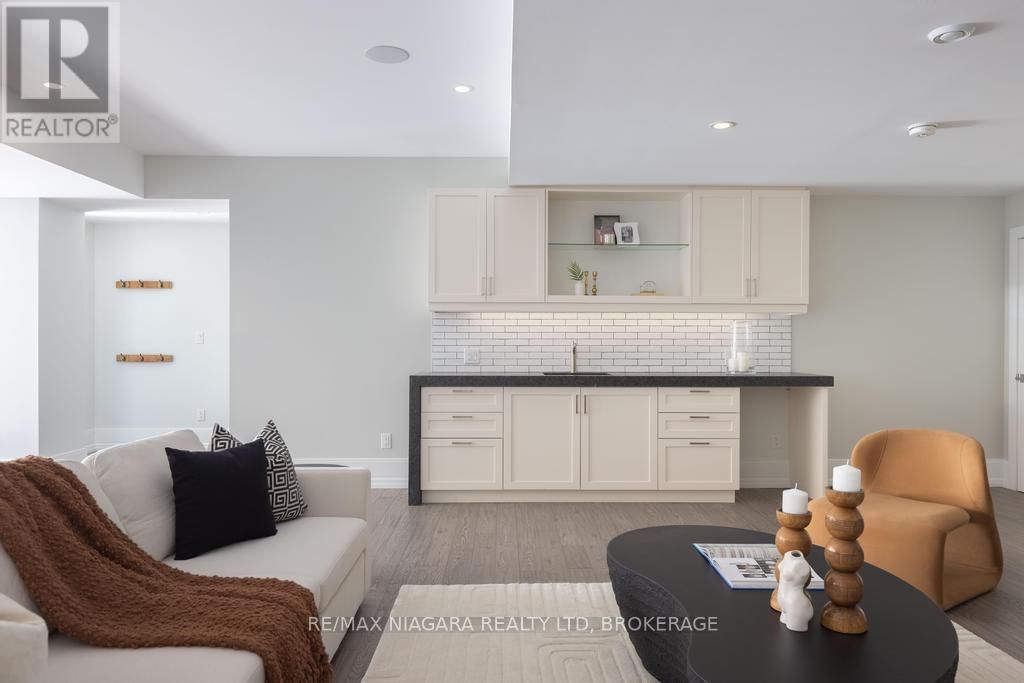 11 WOODBOURNE COURT Image 43
