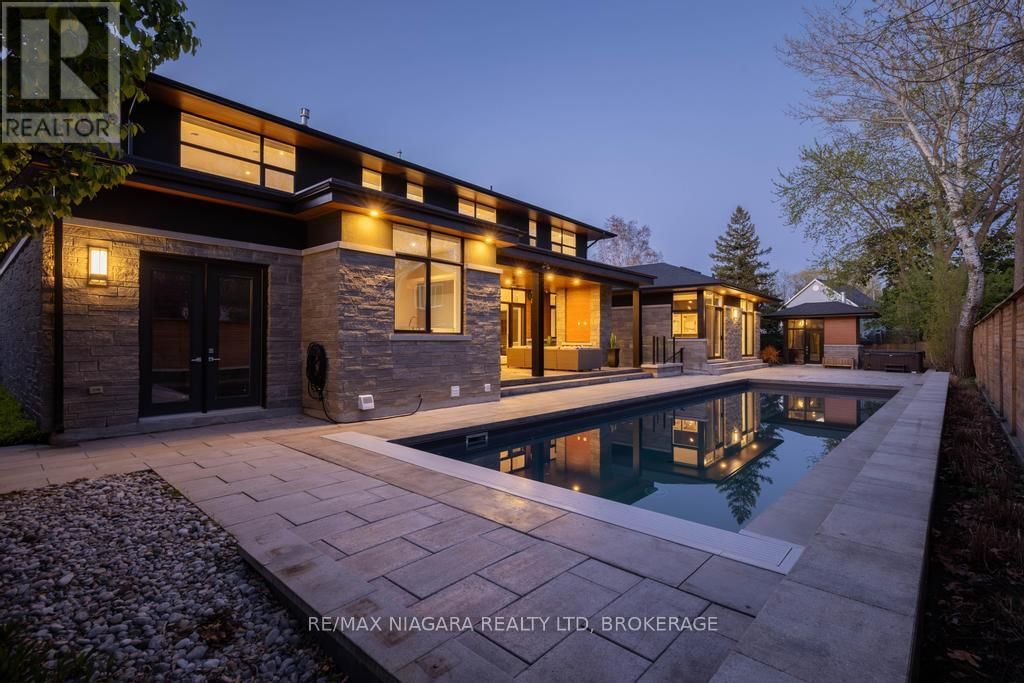 11 WOODBOURNE COURT Image 5