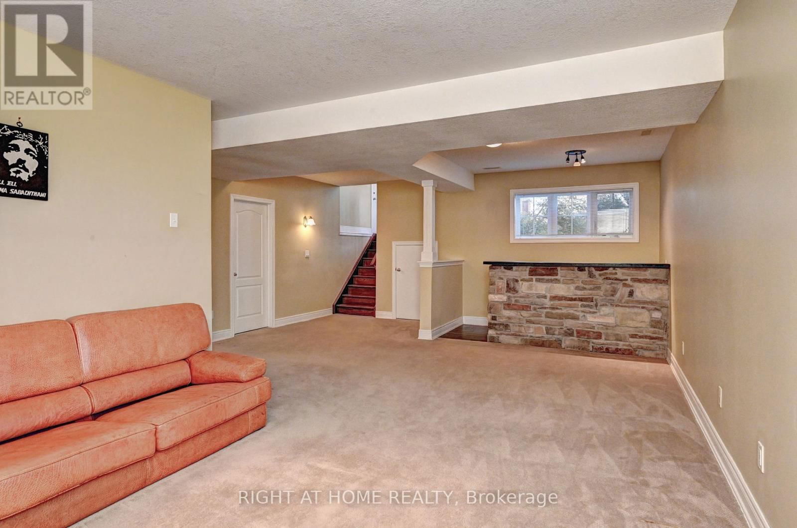 101 DOUGLAS STREET Image 39