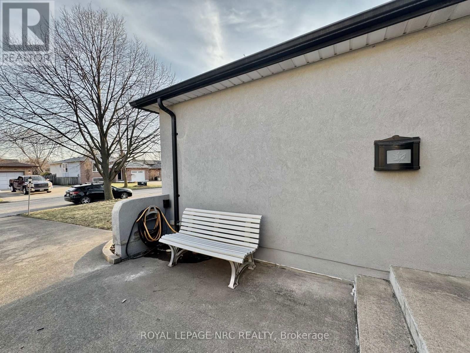 10 CORNWELL CIRCLE Image 28