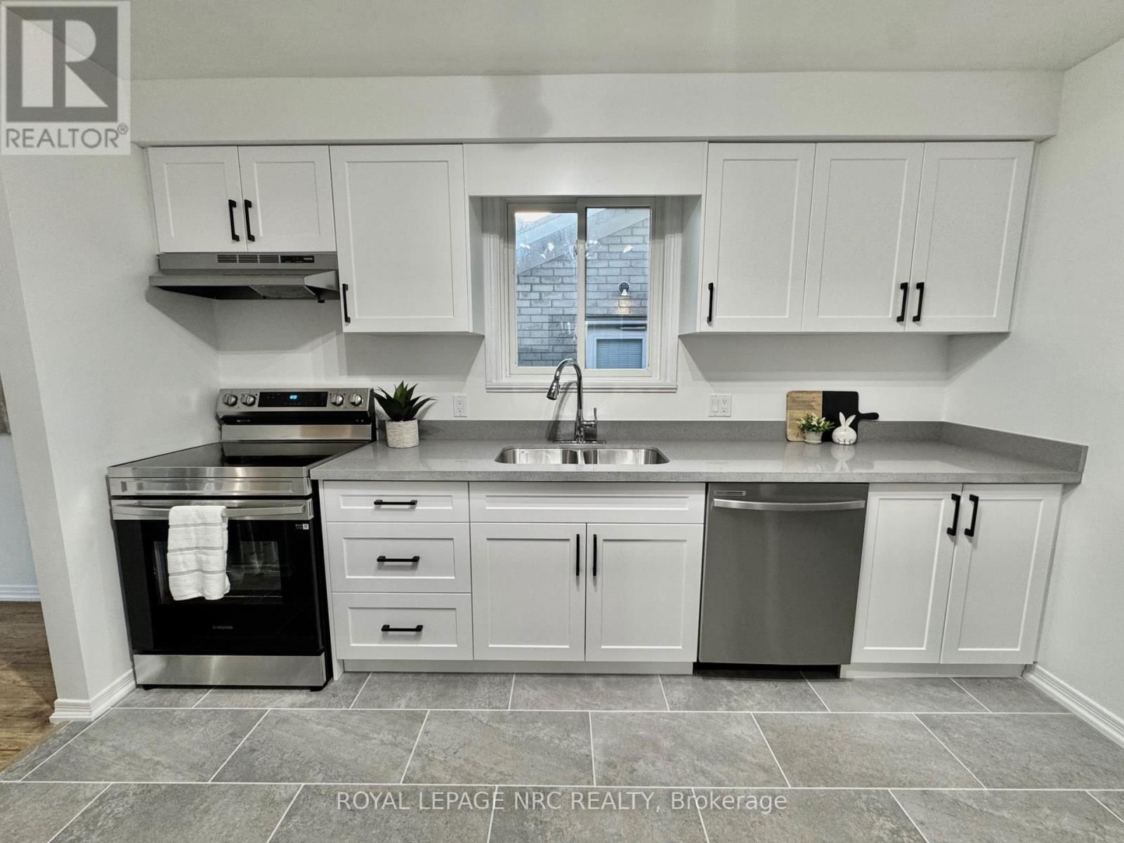 10 CORNWELL CIRCLE Image 6