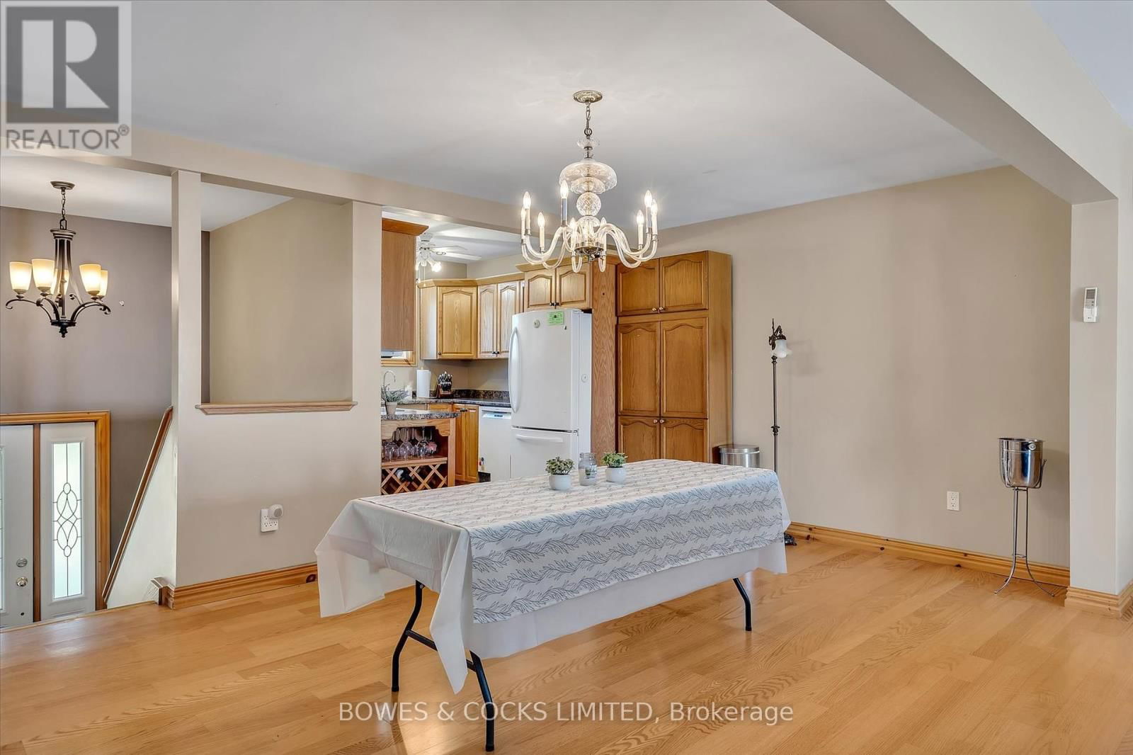 240 LAKESHORE DRIVE Image 13