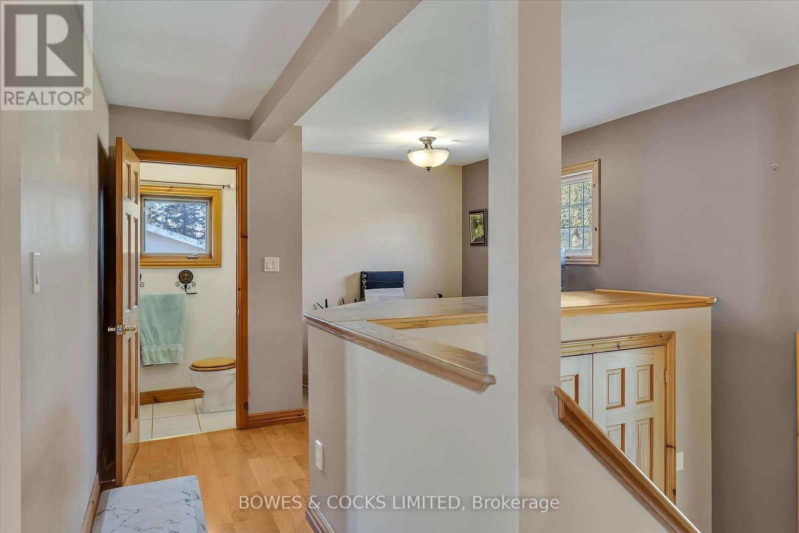 240 LAKESHORE DRIVE Image 17