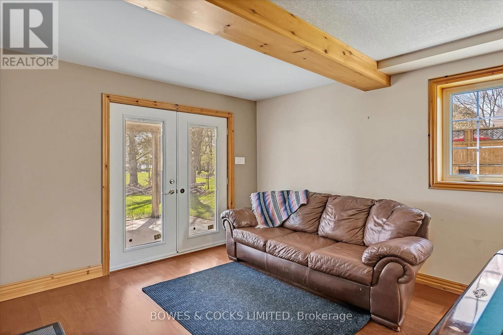 240 LAKESHORE DRIVE Image 29