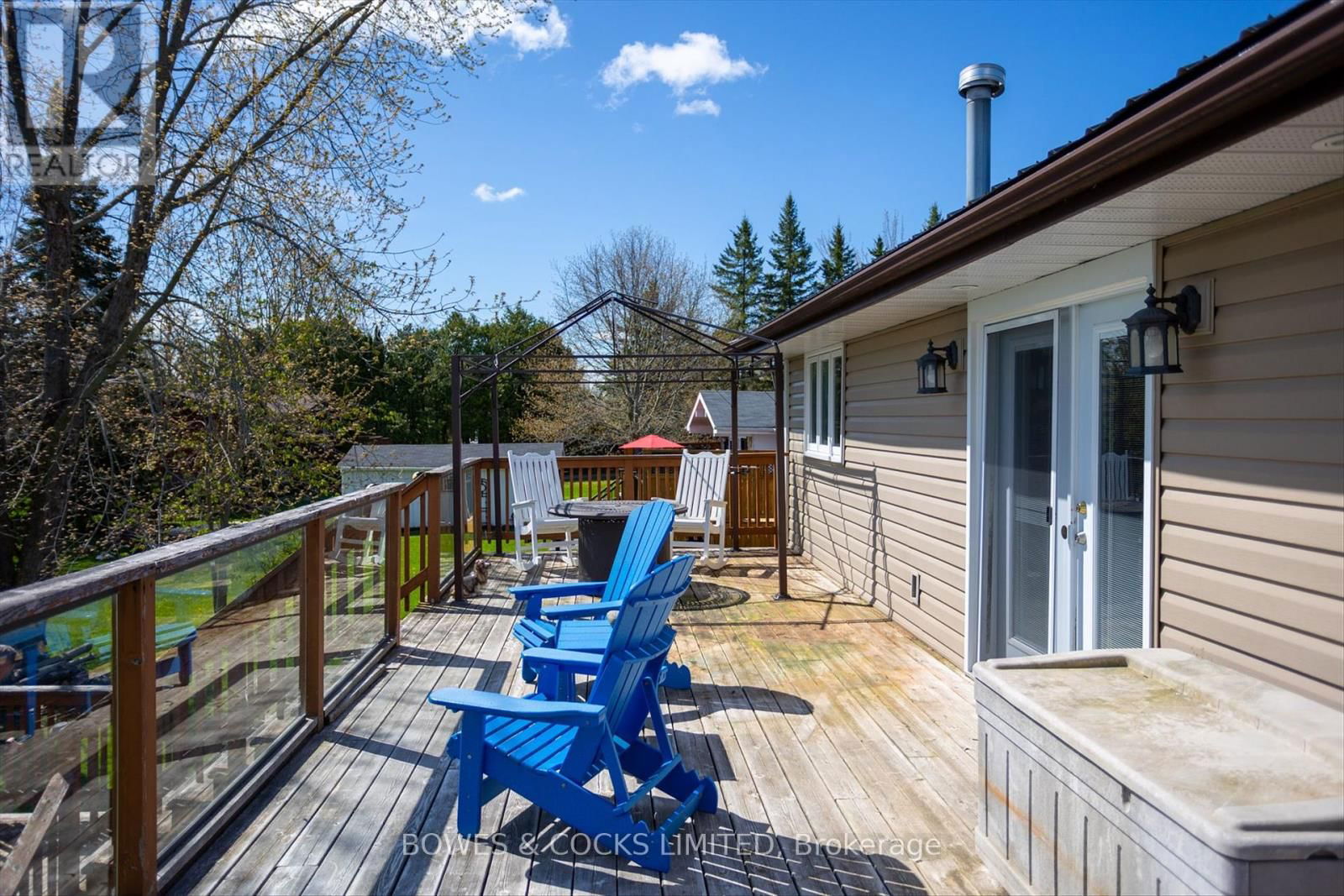 240 LAKESHORE DRIVE Image 34