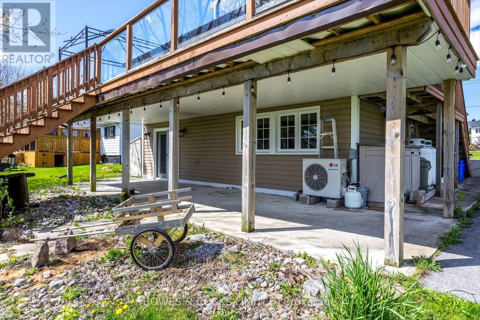 240 LAKESHORE DRIVE Image 38