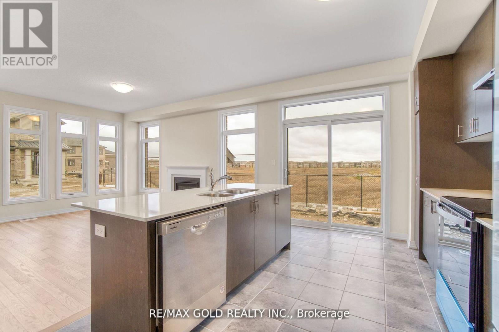 8 - 420 NEWMAN DRIVE Image 17