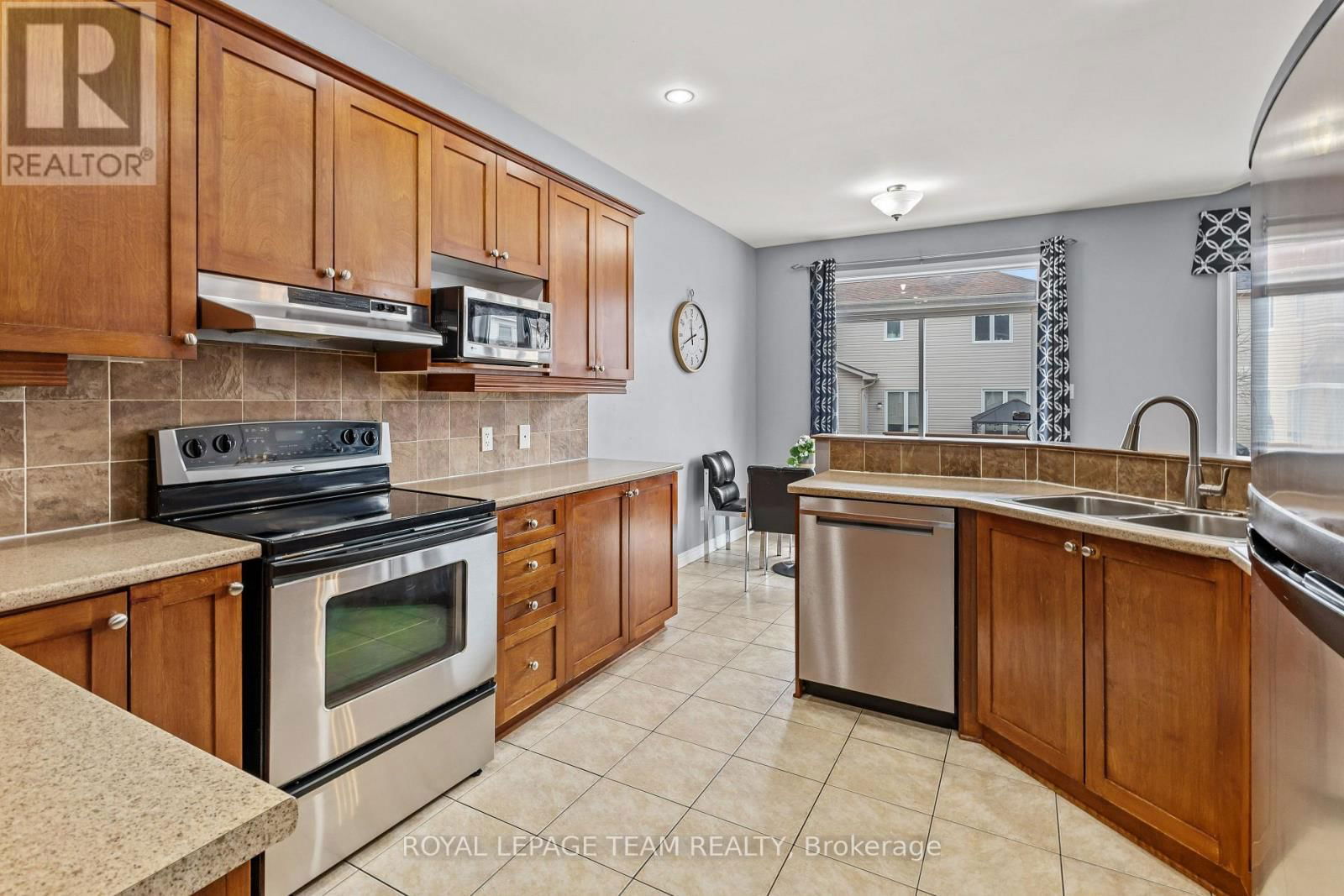 817 FEATHER MOSS WAY Image 15