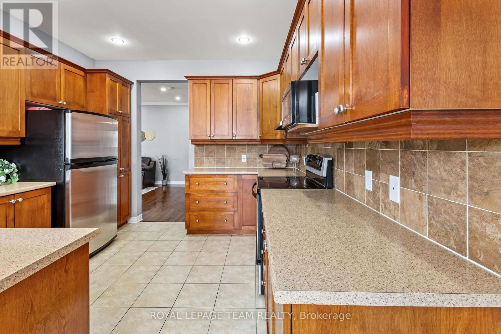 817 FEATHER MOSS WAY Image 16