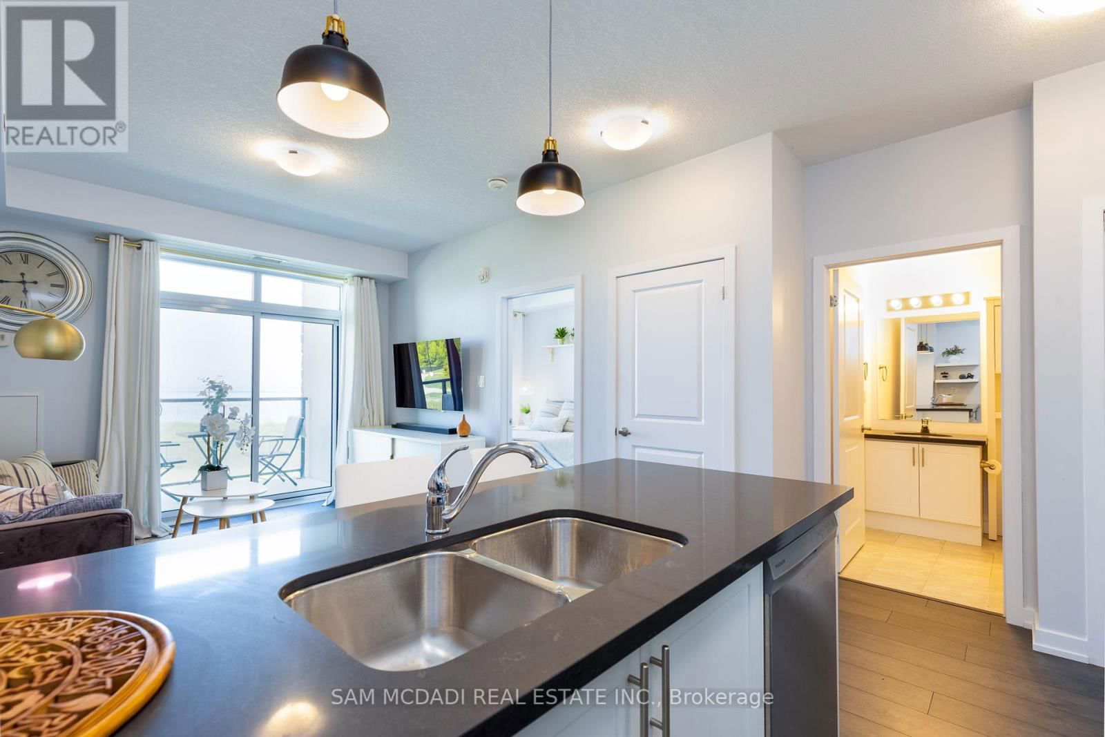 207 - 101 SHOREVIEW PLACE Image 4
