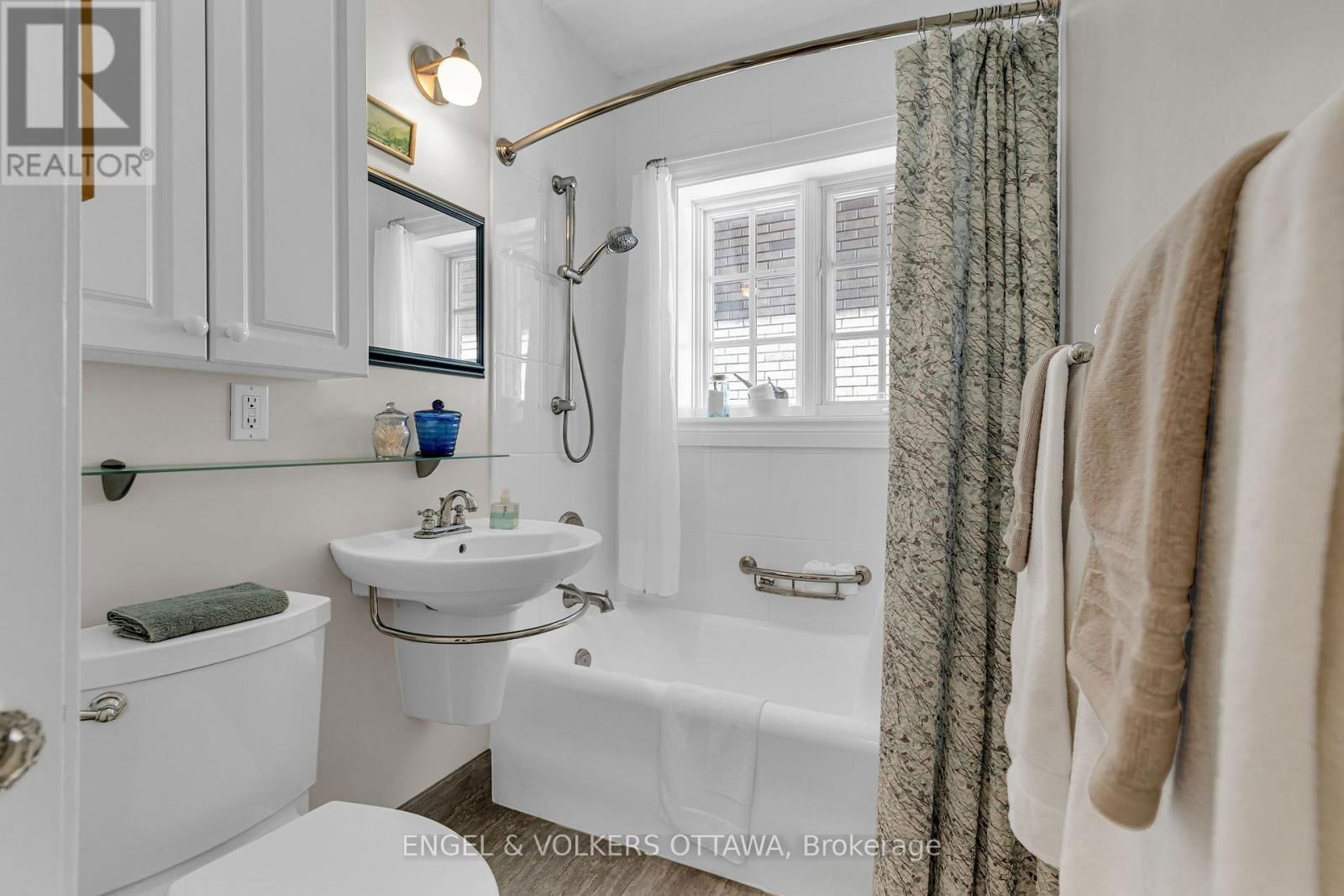 2 - 433 BESSERER STREET Image 14