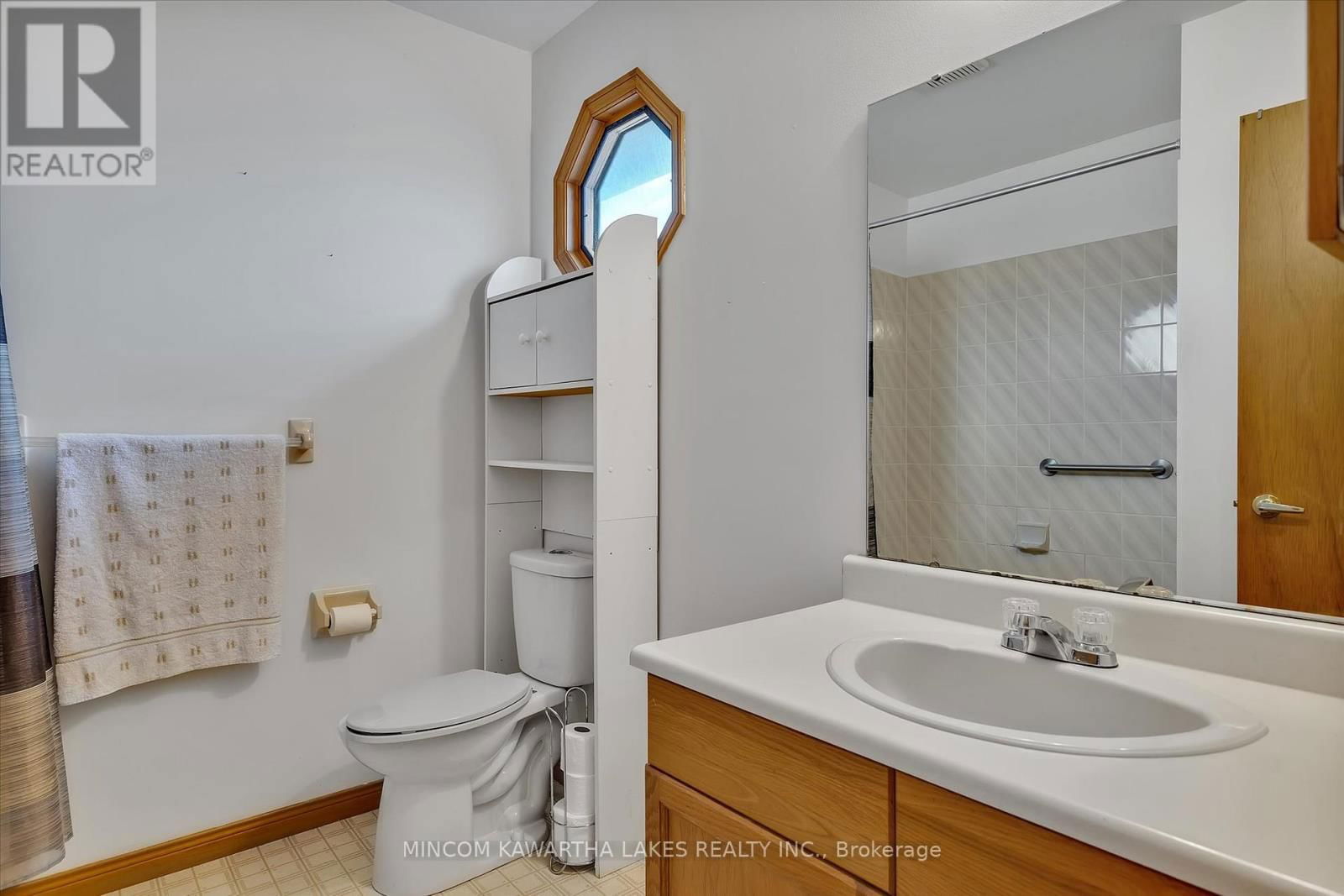 1914 PARKWOOD CIRCLE Image 23
