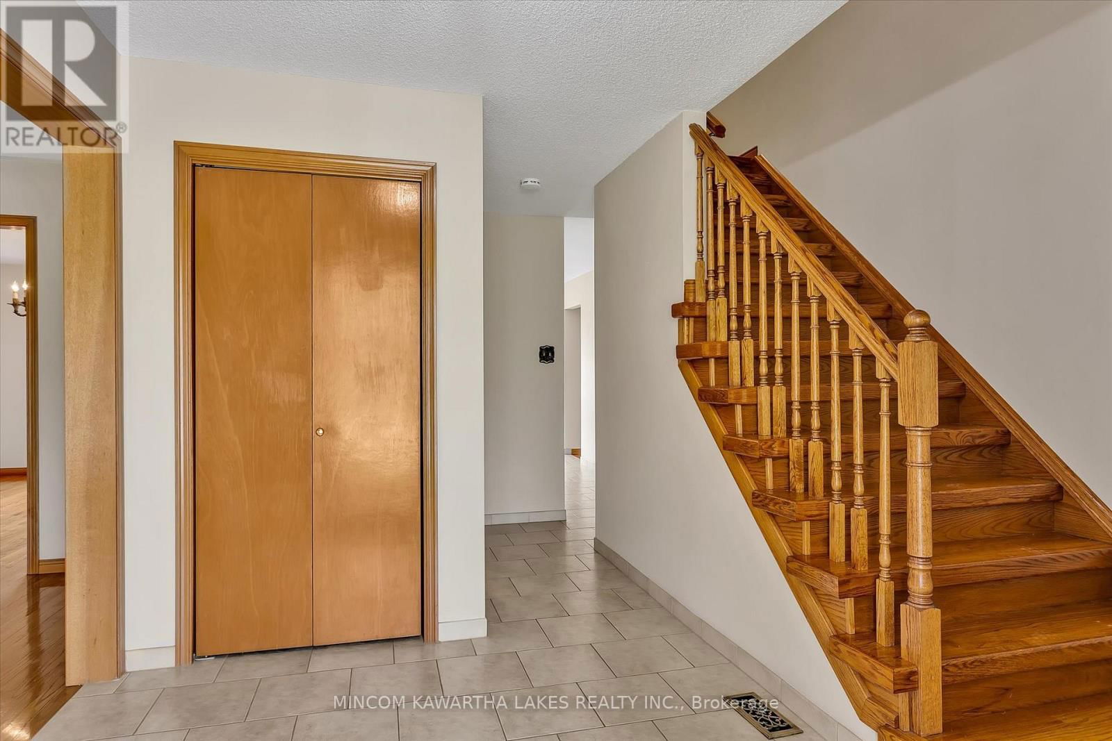 1914 PARKWOOD CIRCLE Image 5