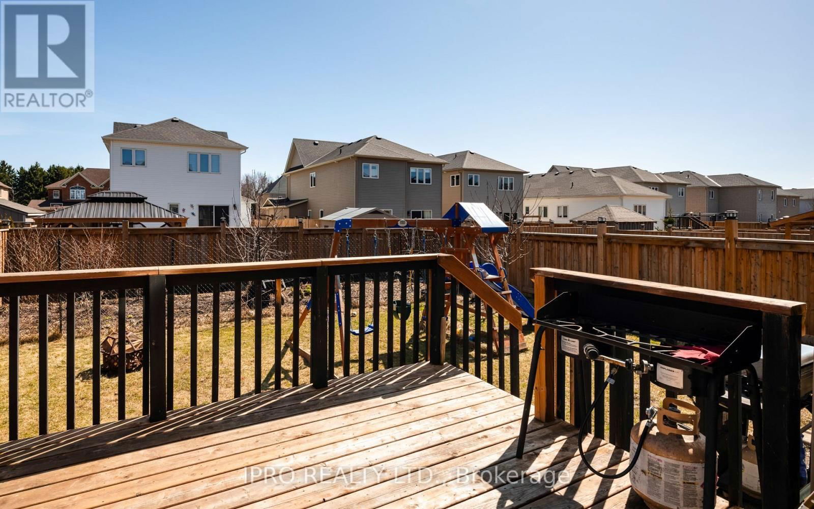 120 COURTNEY STREET Image 24