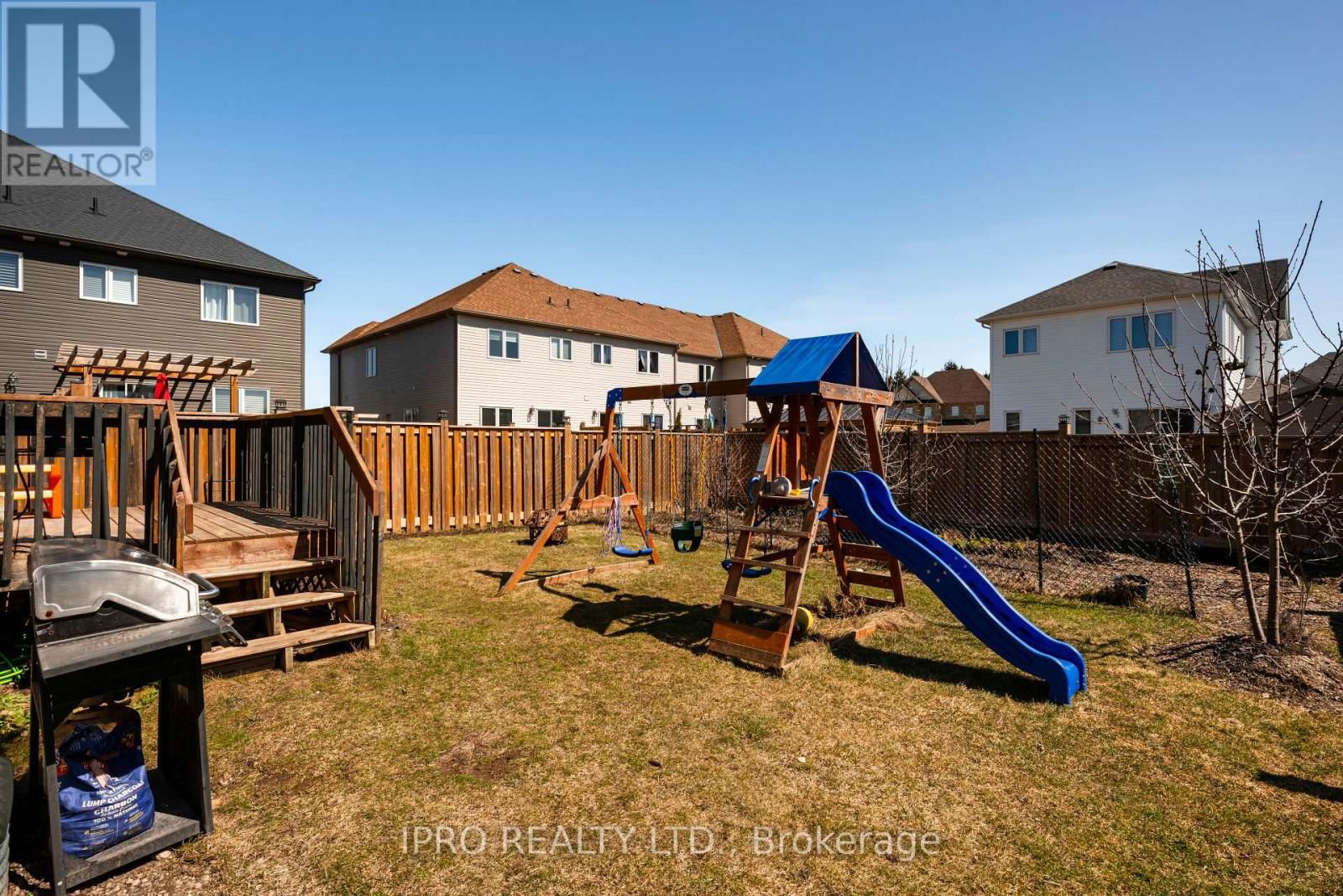 120 COURTNEY STREET Image 26