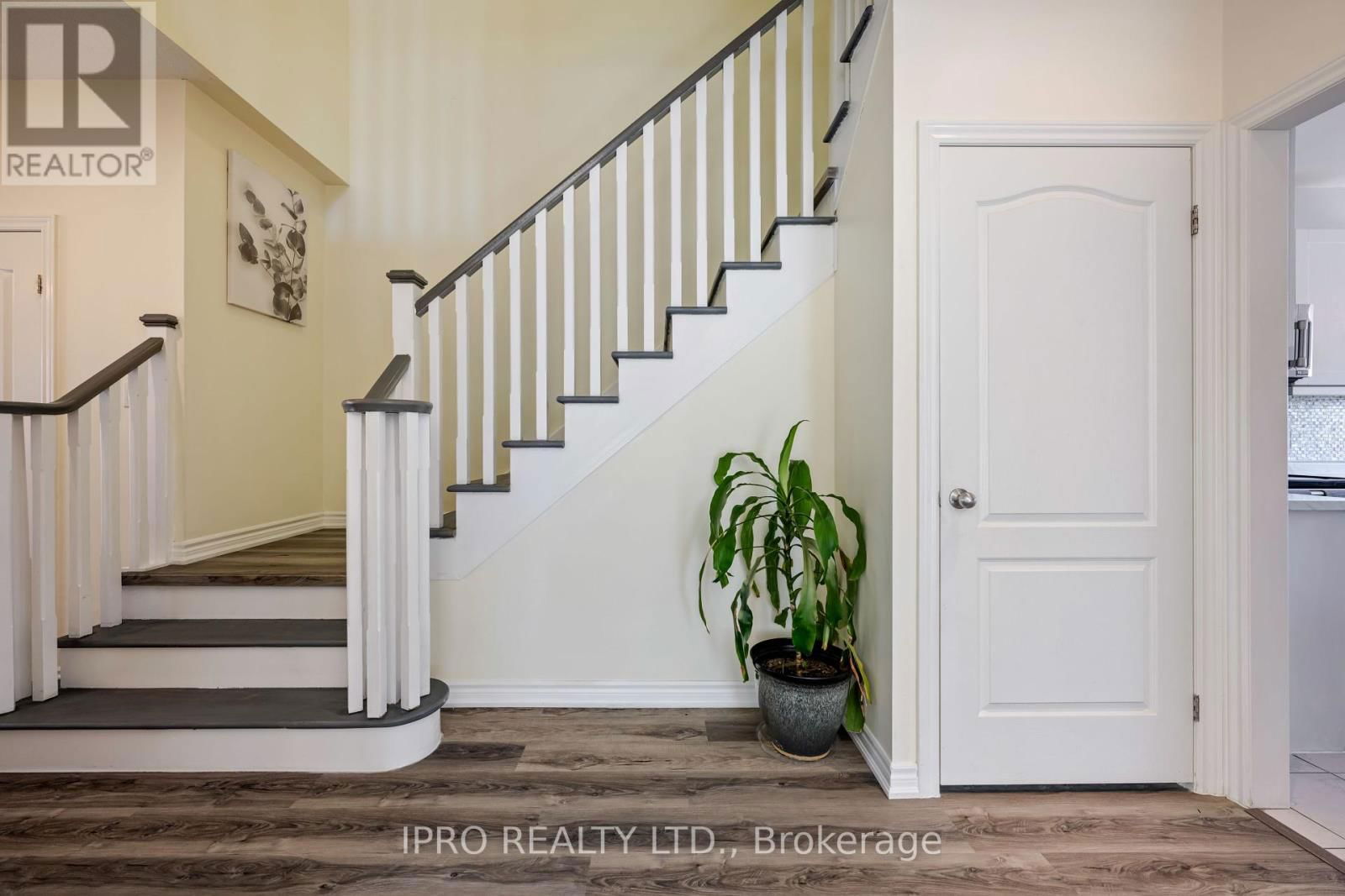 120 COURTNEY STREET Image 3