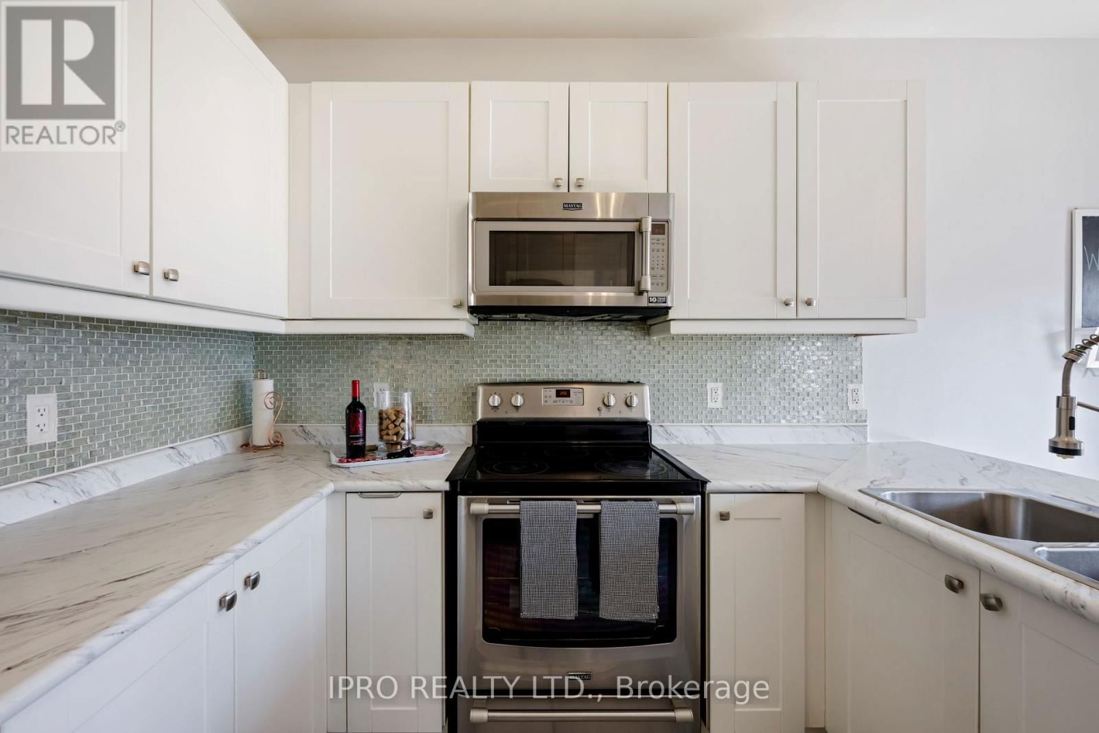 120 COURTNEY STREET Image 9