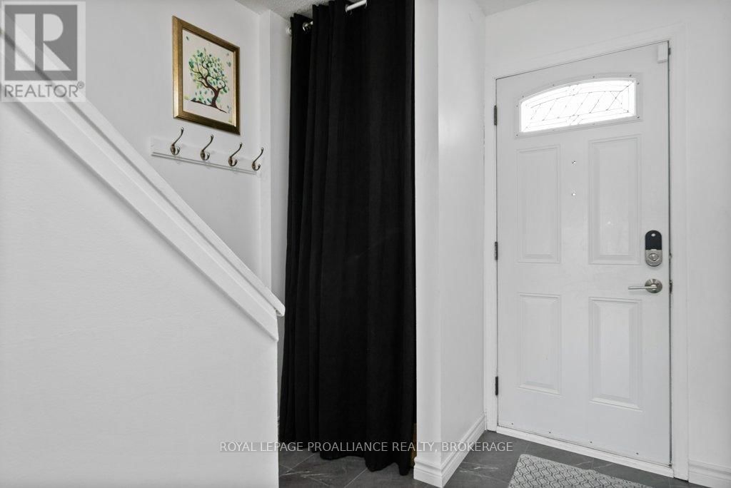 66 - 848 DATZELL LANE Image 4