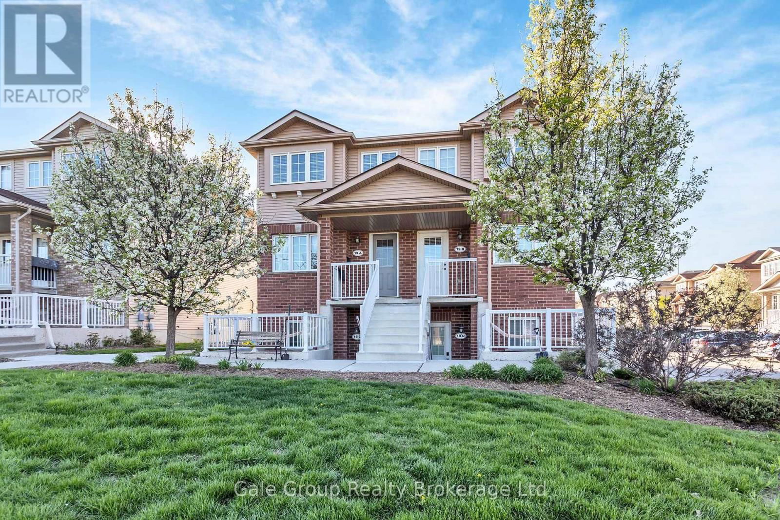 19A - 50 HOWE DRIVE Image 2