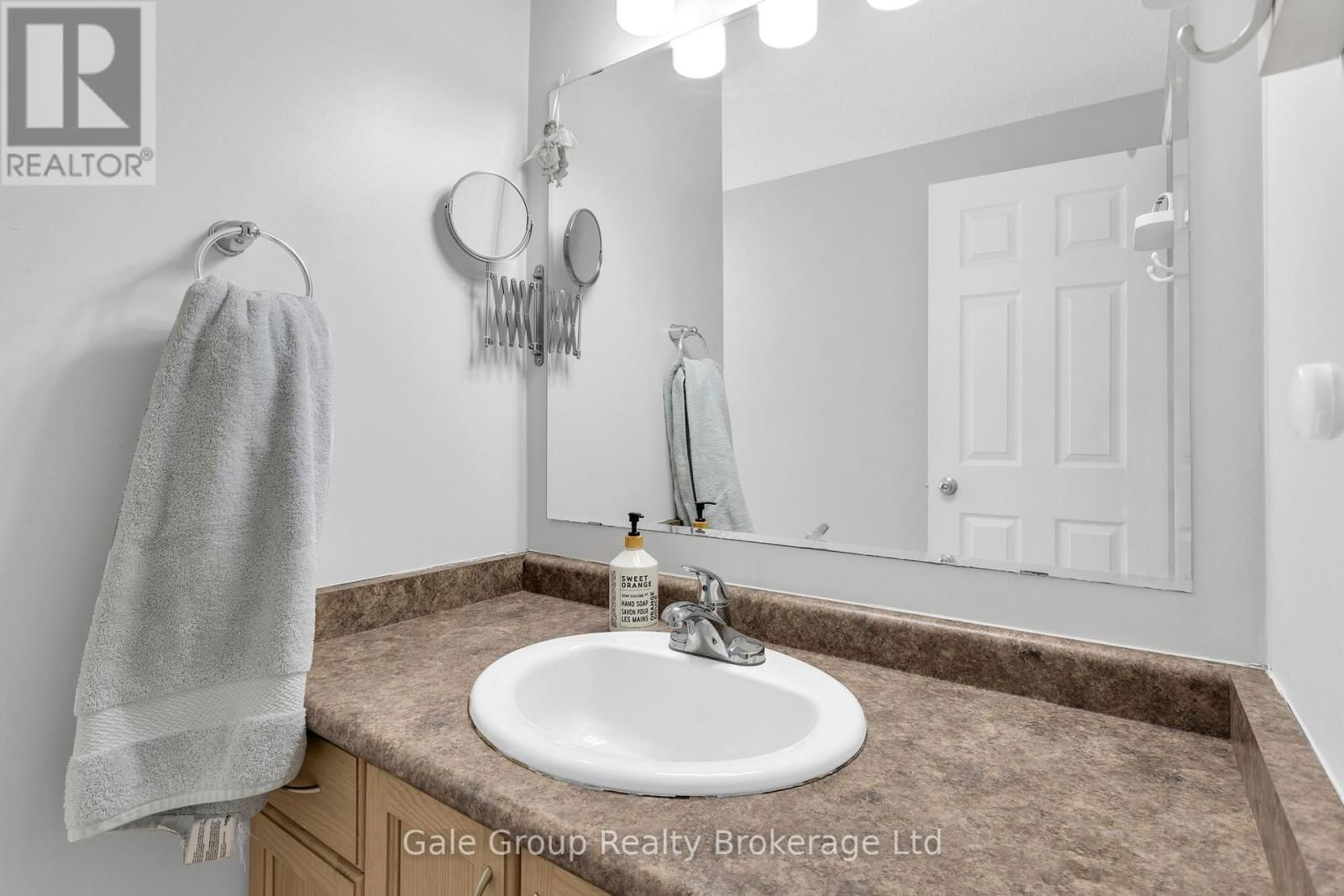 19A - 50 HOWE DRIVE Image 24