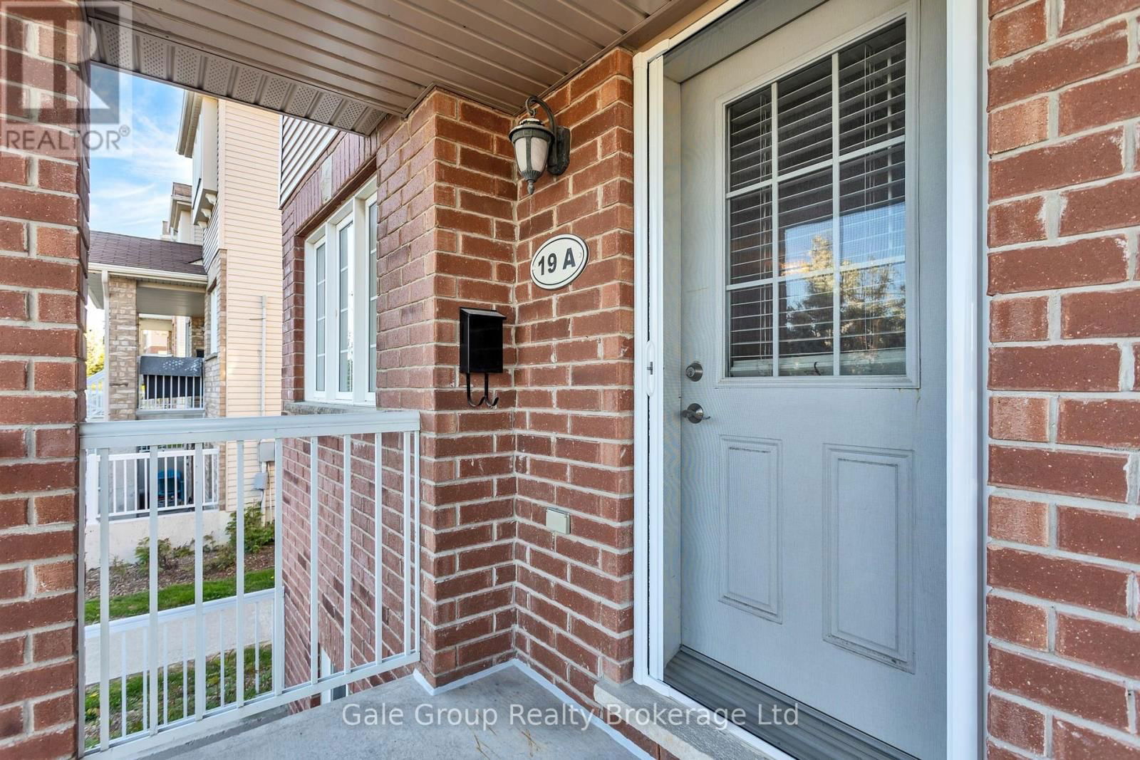 19A - 50 HOWE DRIVE Image 4