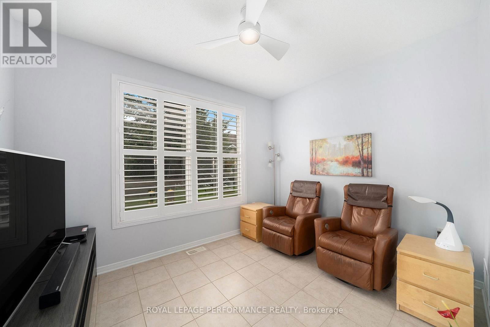 650 COUNTRY TRAIL PRIVATE Image 12