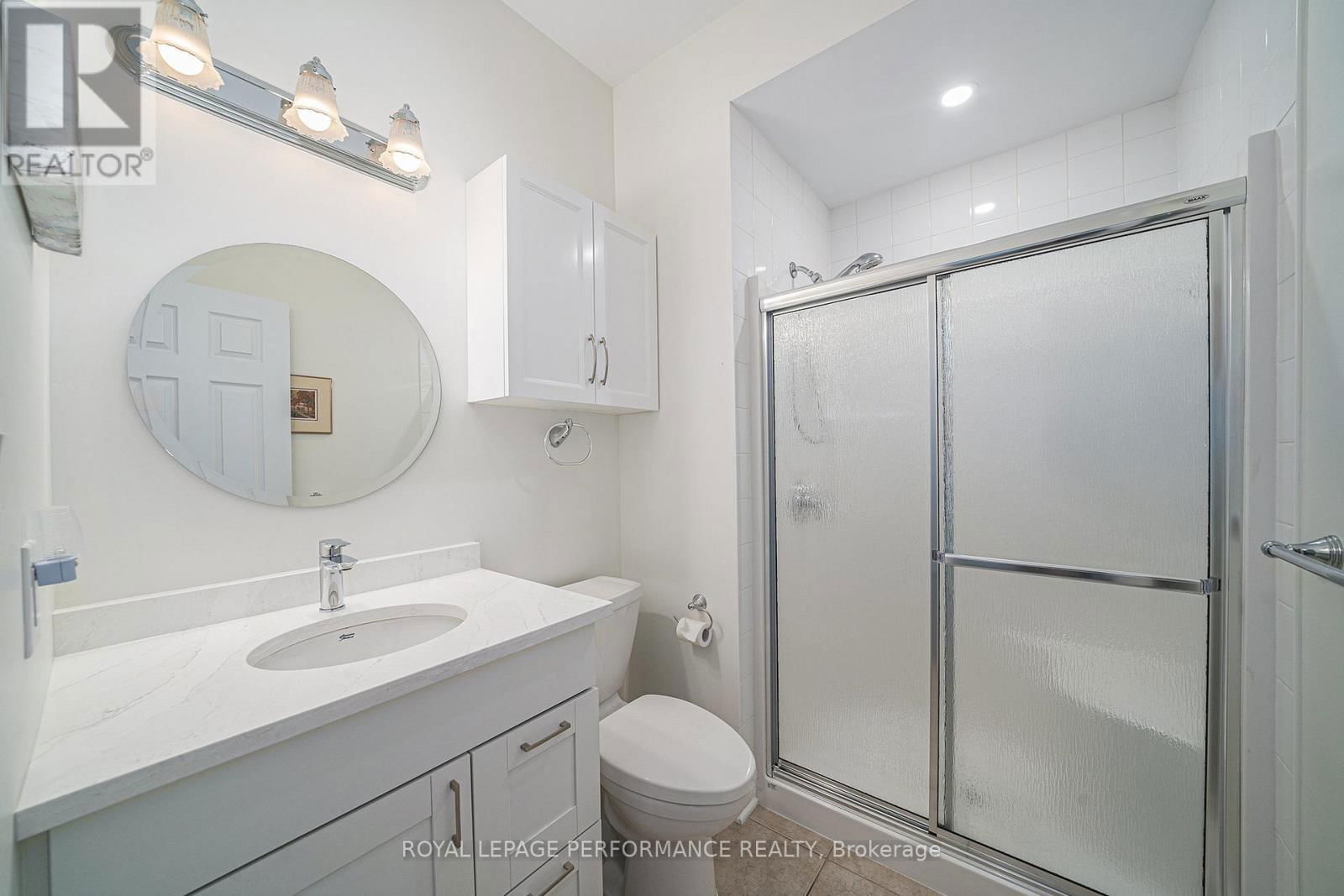 650 COUNTRY TRAIL PRIVATE Image 22