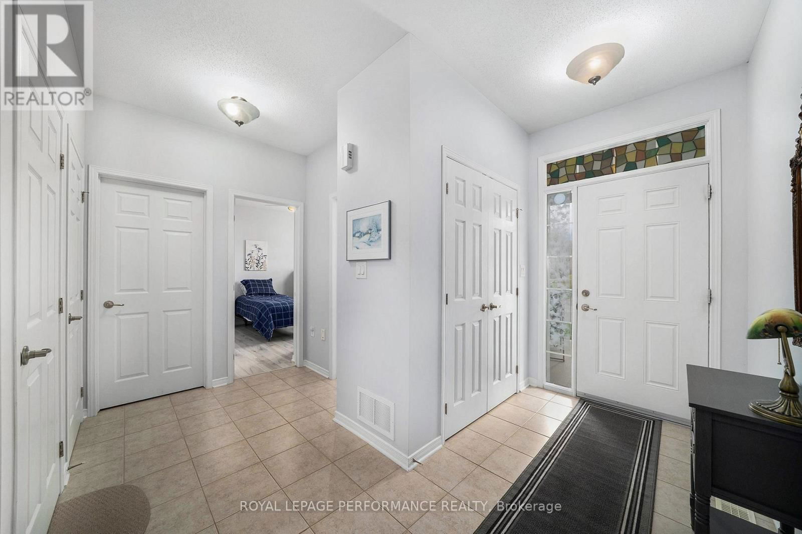 650 COUNTRY TRAIL PRIVATE Image 24