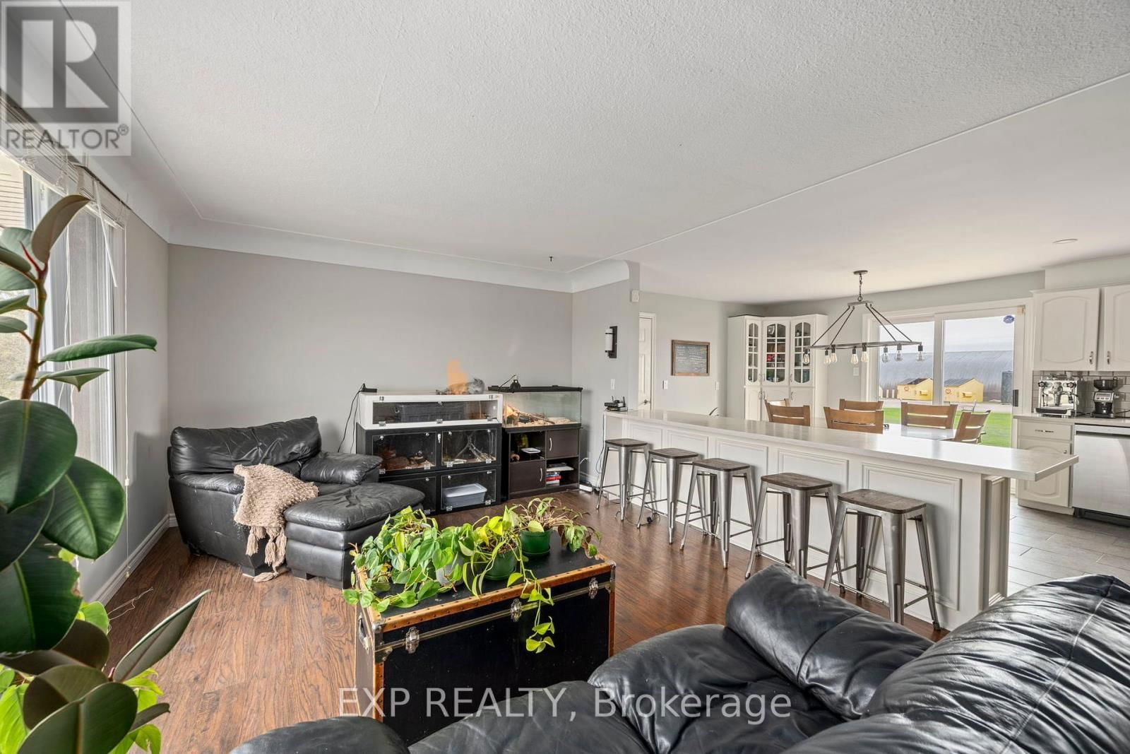 3862 TRAFALGAR STREET Image 22