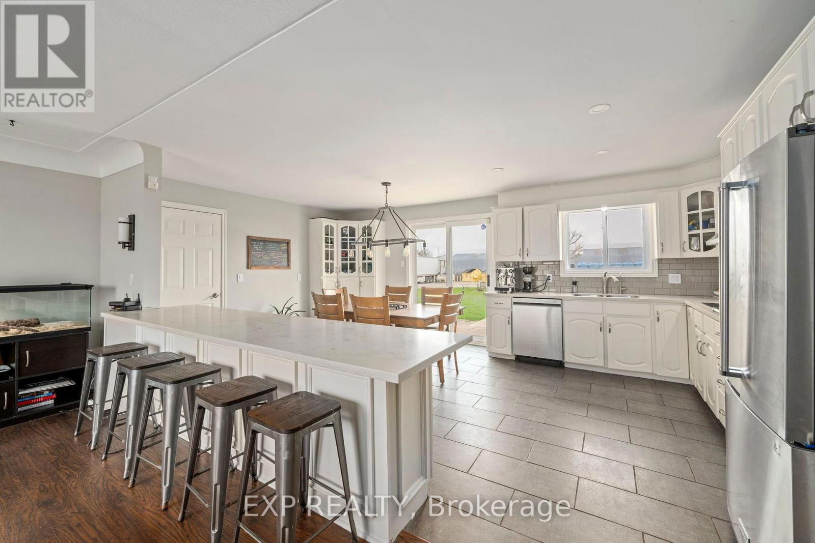 3862 TRAFALGAR STREET Image 23