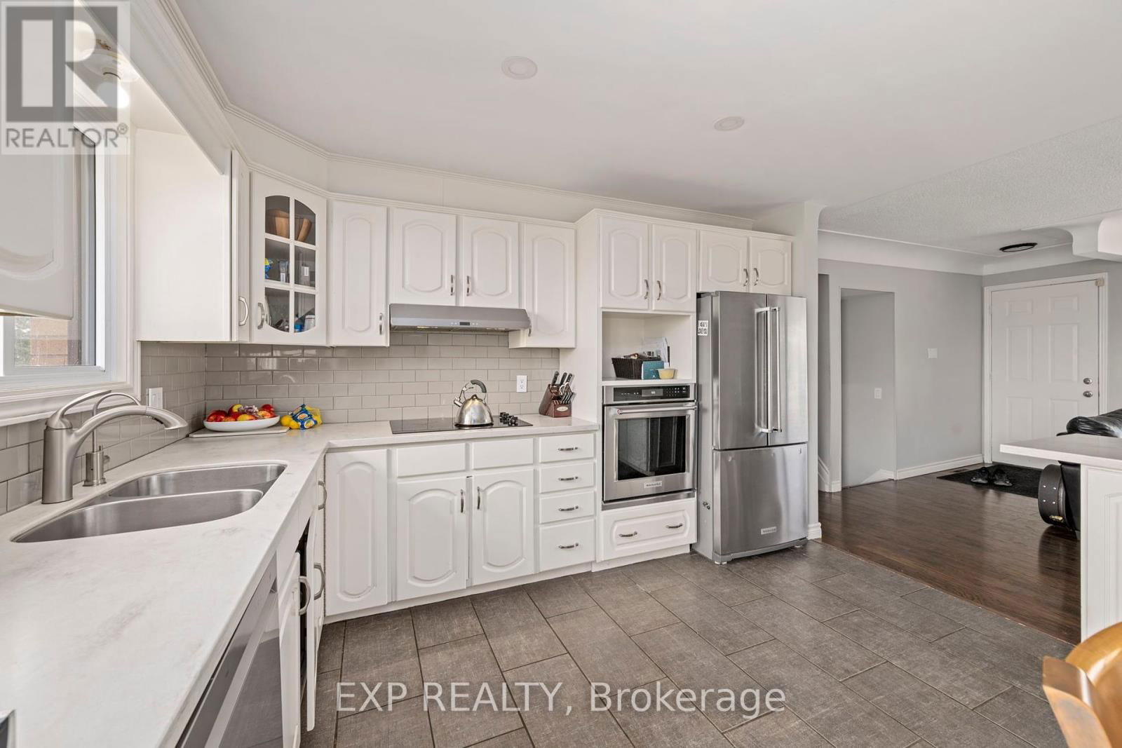 3862 TRAFALGAR STREET Image 27