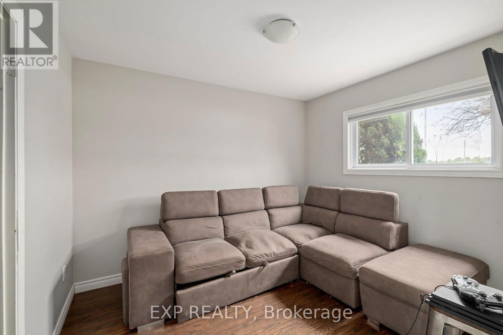 3862 TRAFALGAR STREET Image 33
