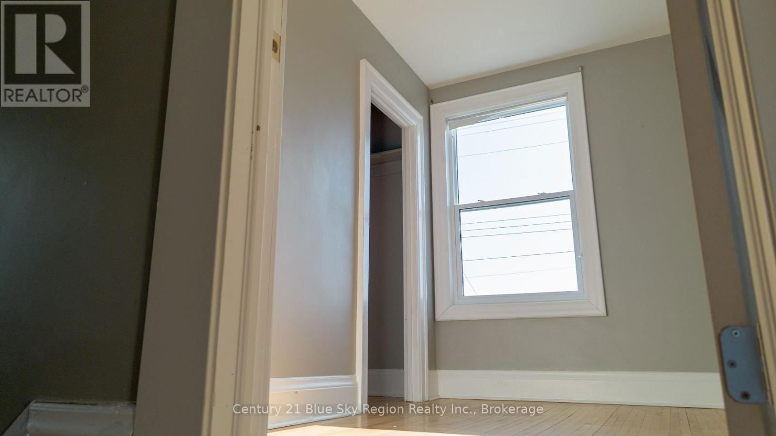 482 O'BRIEN STREET Image 15