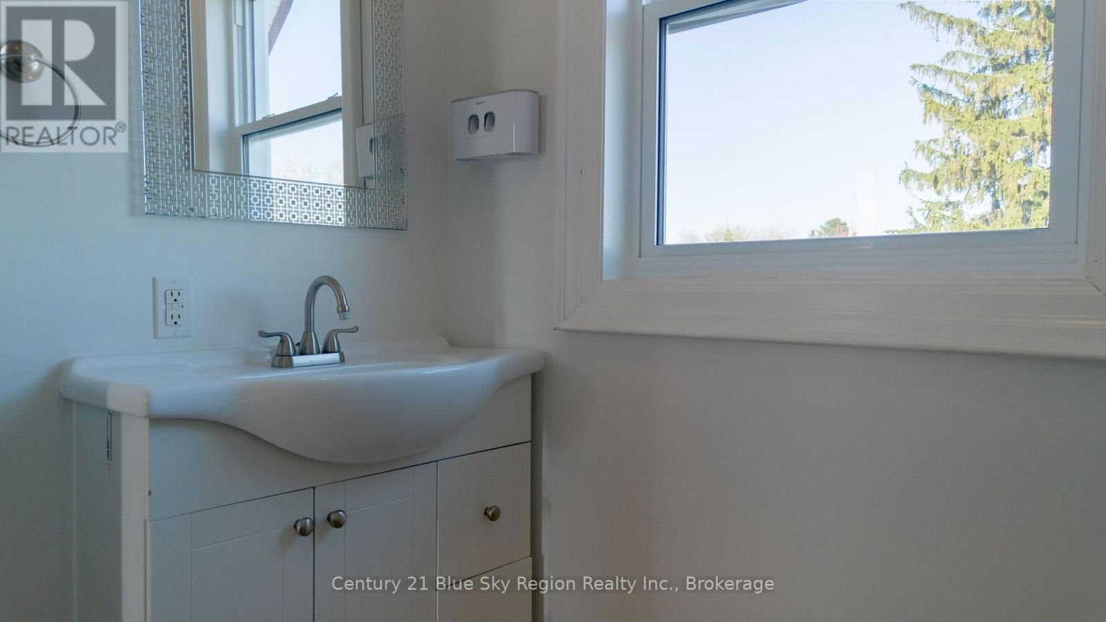 482 O'BRIEN STREET Image 18