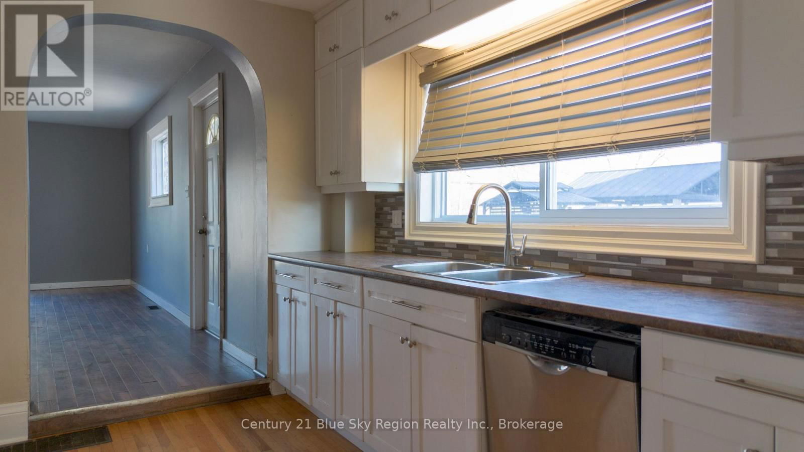 482 O'BRIEN STREET Image 4