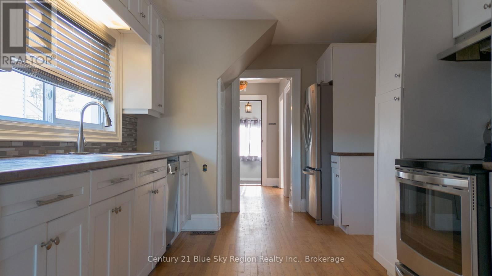 482 O'BRIEN STREET Image 5