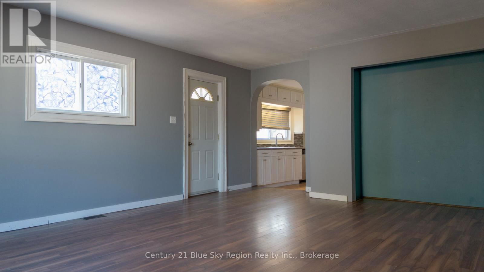 482 O'BRIEN STREET Image 9
