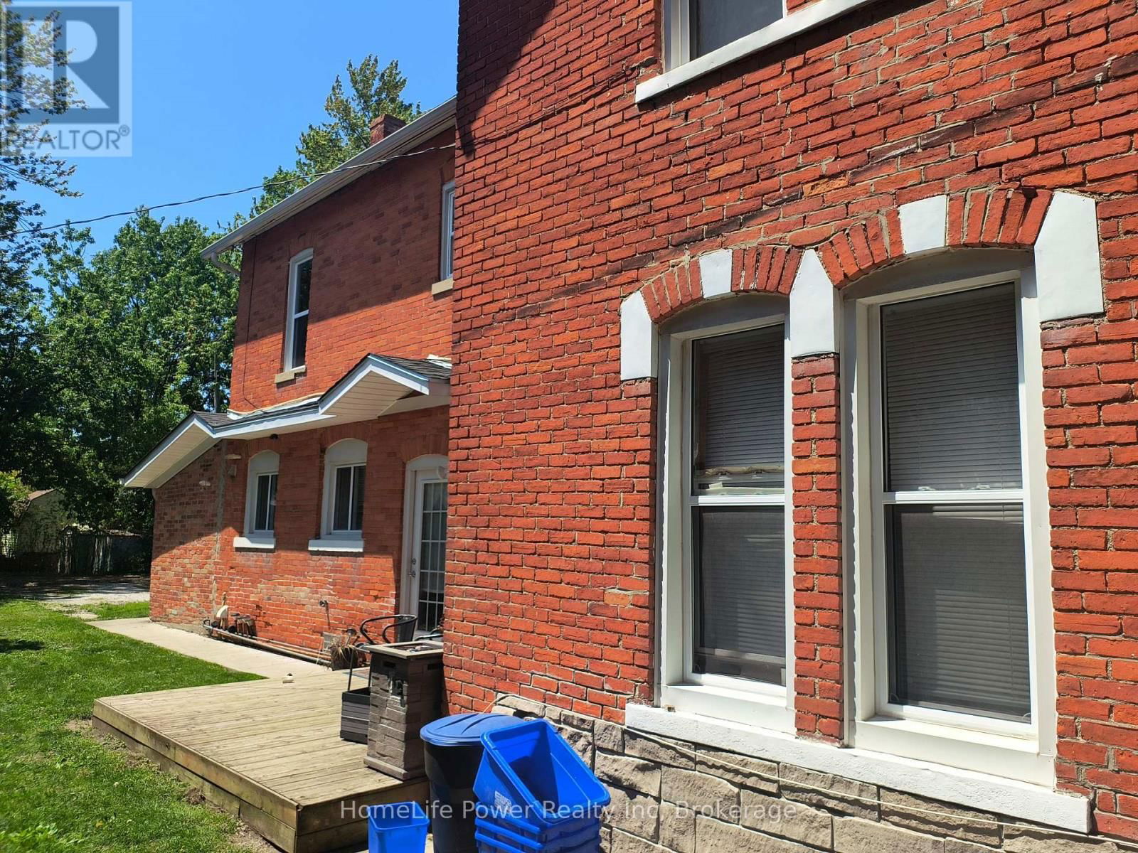 98 TALBOT STREET SOUTH Image 2