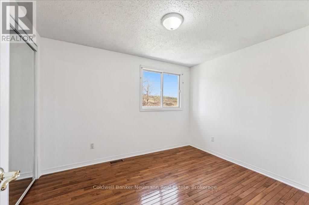 203 ELMIRA ROAD SOUTH Image 23