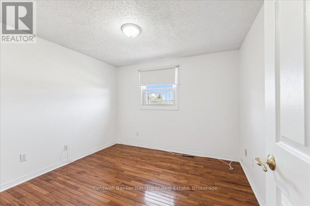 203 ELMIRA ROAD SOUTH Image 25