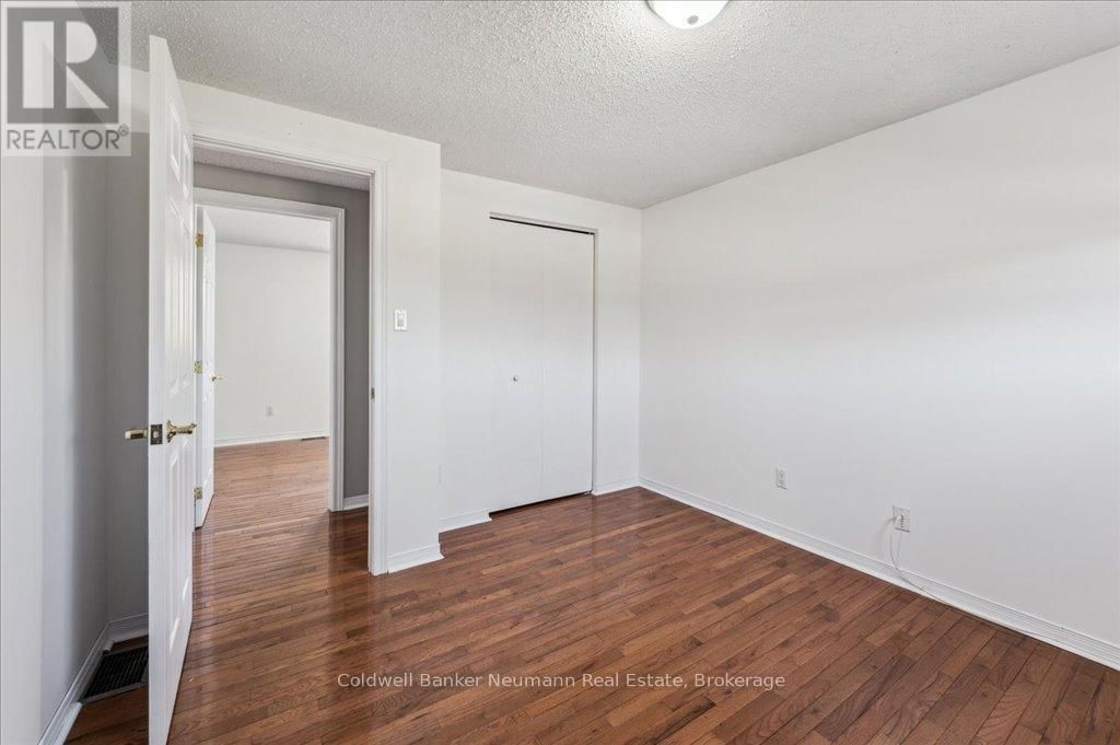 203 ELMIRA ROAD SOUTH Image 26