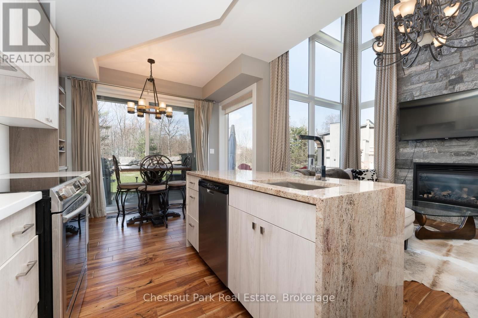 34 CARRICK TRAIL Image 13