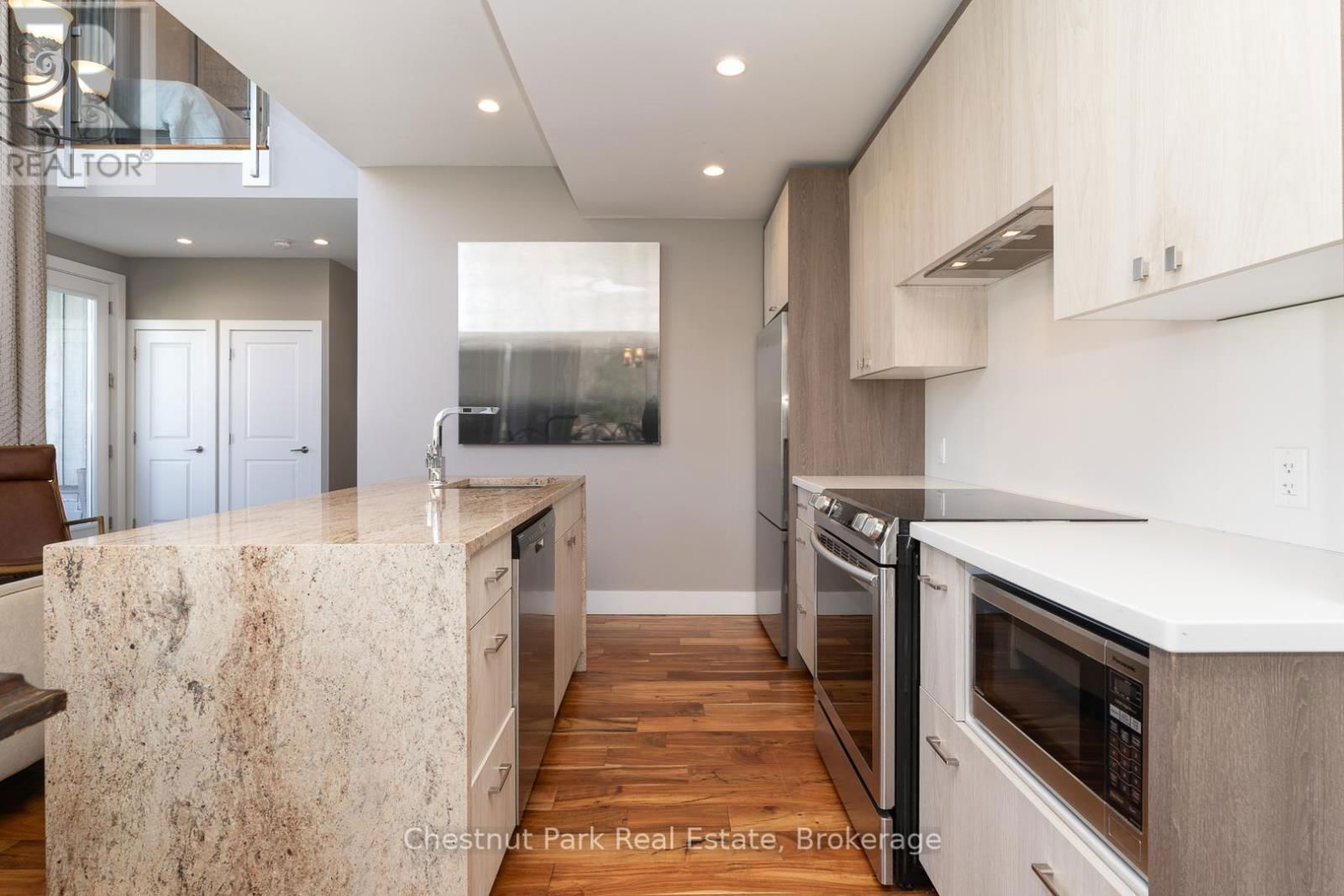 34 CARRICK TRAIL Image 15