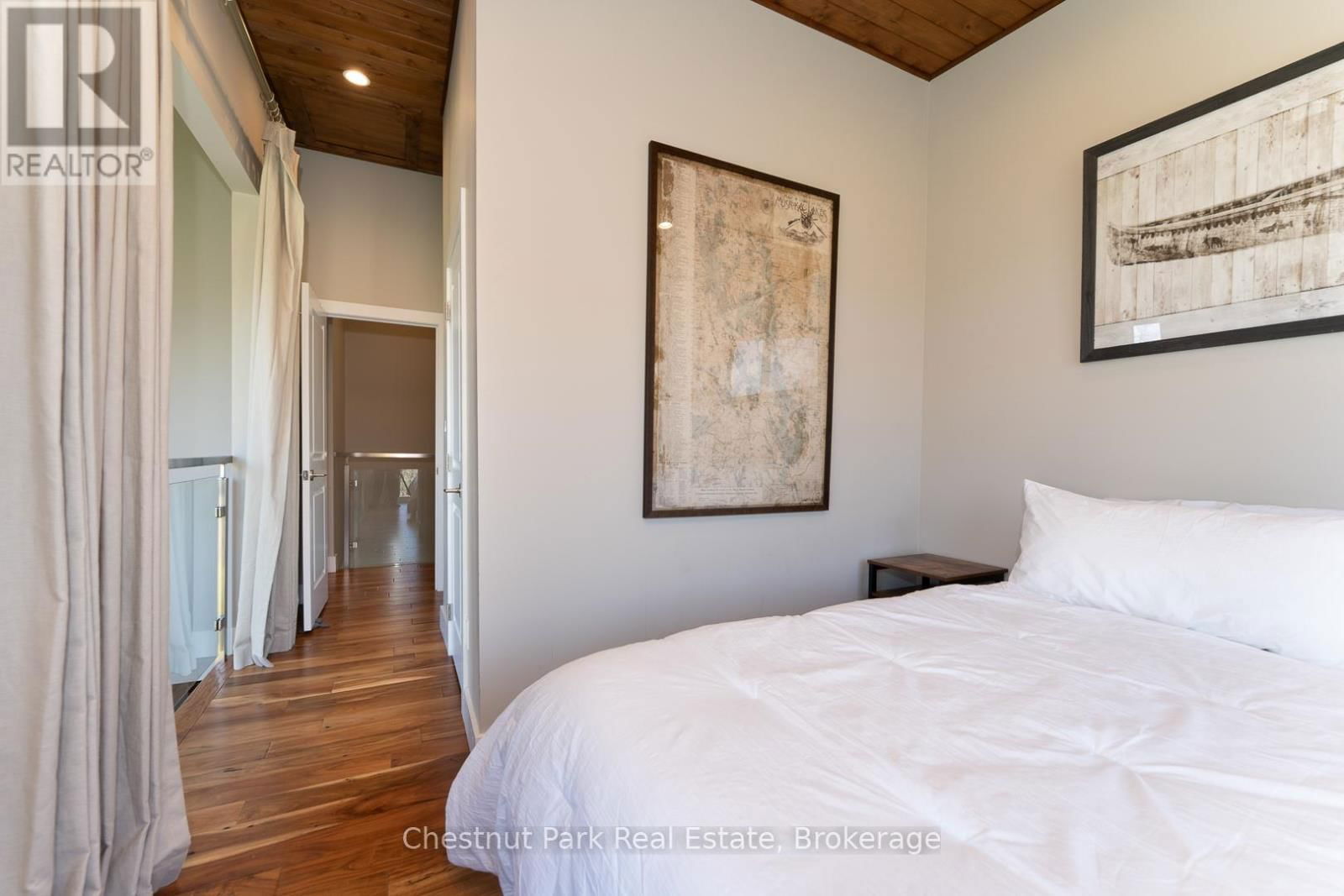 34 CARRICK TRAIL Image 24